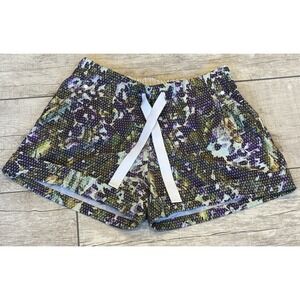 Lululemon Spring Break Away Shorts‎ Womens Size 4 Floral Cuffed Drawstring